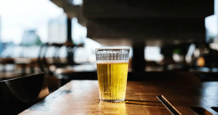 Quarta Nobre TV A Direita Brasileira Análise Divisões e o Cenário Político AtualA DIREITA E SEU DIVÃ DE BOTEQUIM